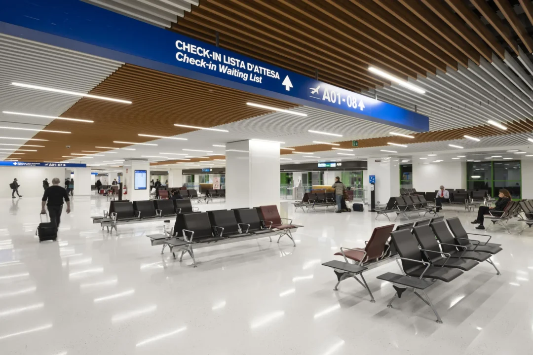 Kontraktor Epoxy Lantai Airport Murah dan Profesional